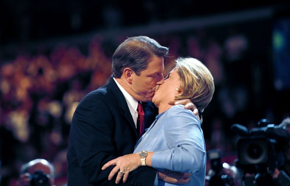 Embarrassing Political Kisses That Will Make You Cringe 6