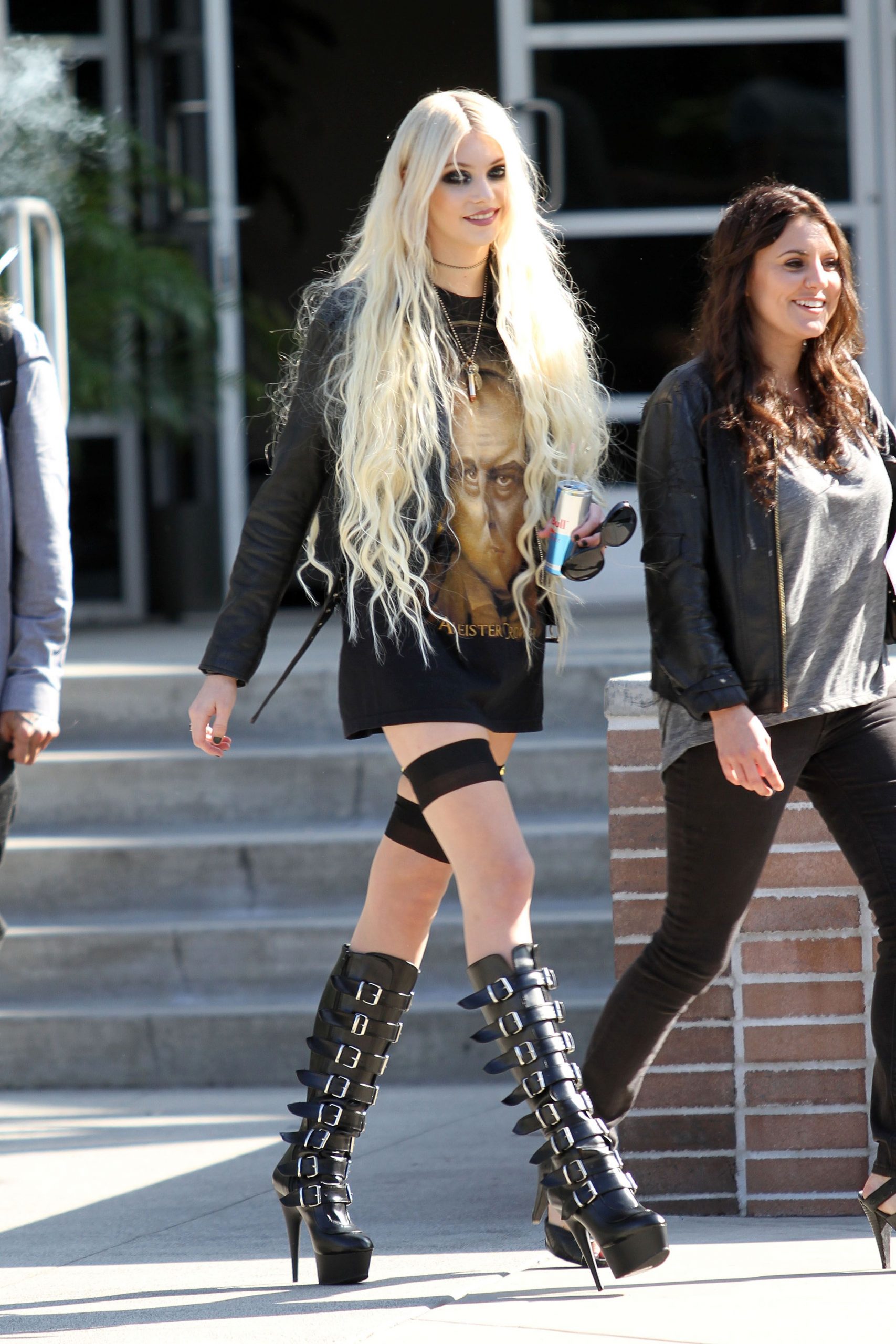 Where Has Taylor Momsen Been All These Years? – Limelight Media